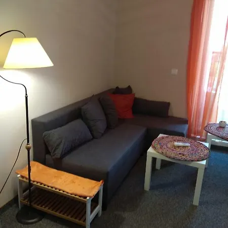 Studio Margrette Lazuren Bryag בורגאס