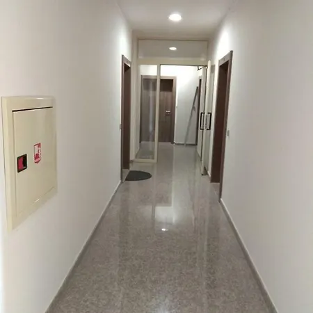 דירה Studio Margrette Lazuren Bryag